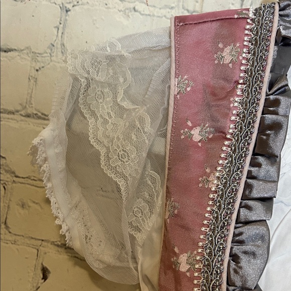 Elegant Pink Lace Midi Dress - Picture 4 of 7